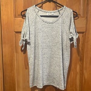 Gap women’s soft spun cold shoulder  sleeve top size small .